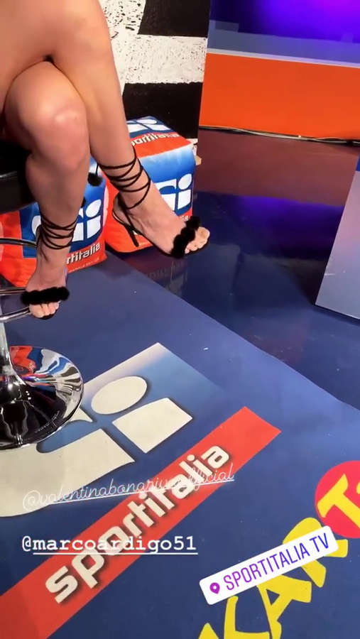 Valentina Bonariva Feet